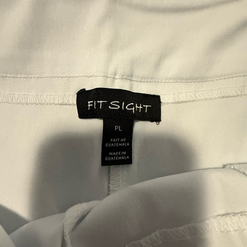 White High-Waist Scallop Hem Women's Shorts - Picture 3 of 5